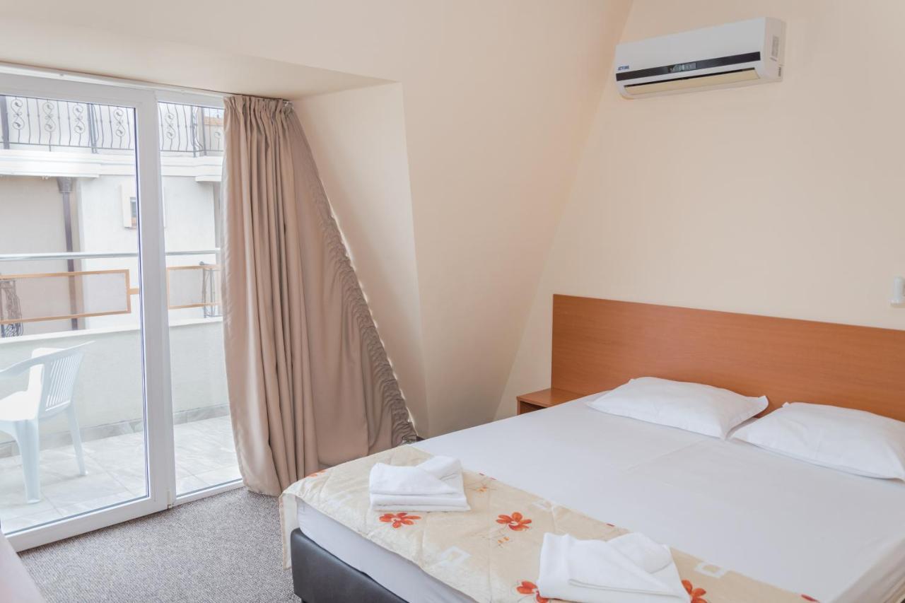 Hotel Eva Ravda Exteriér fotografie
