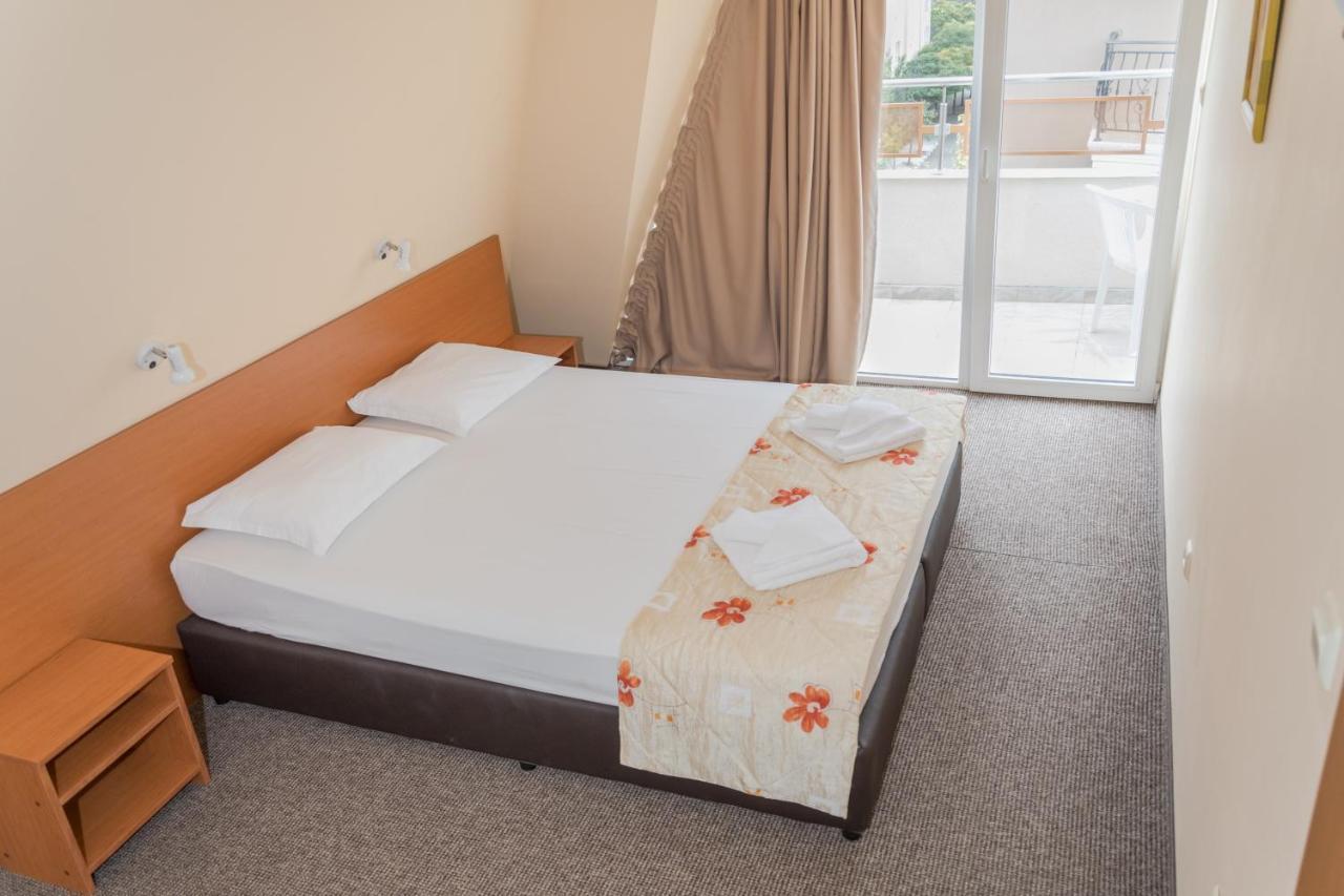 Hotel Eva Ravda Exteriér fotografie