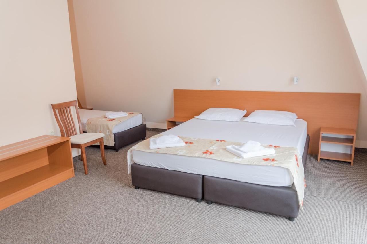 Hotel Eva Ravda Exteriér fotografie