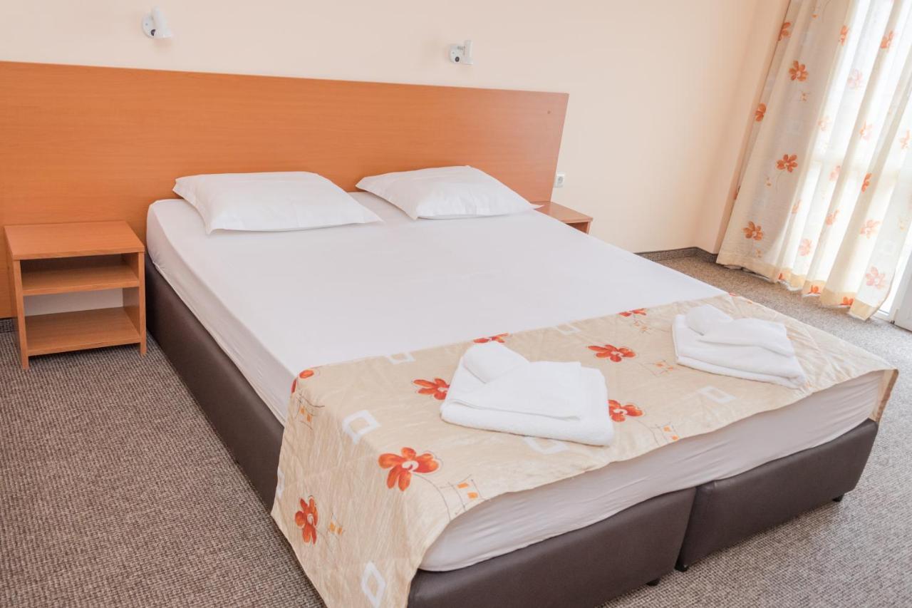 Hotel Eva Ravda Exteriér fotografie