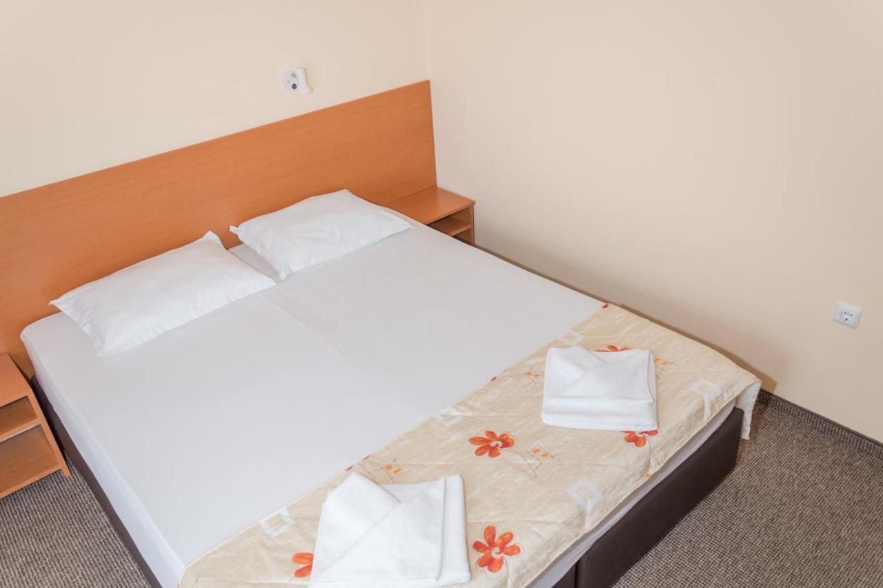 Hotel Eva Ravda Exteriér fotografie