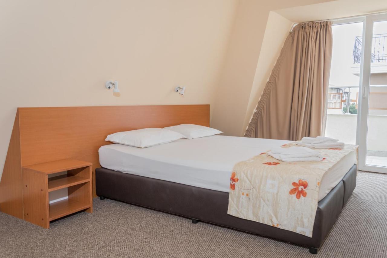 Hotel Eva Ravda Exteriér fotografie