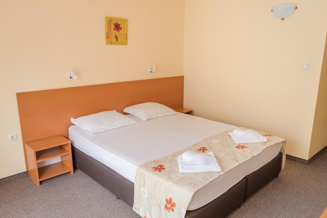 Hotel Eva Ravda Exteriér fotografie