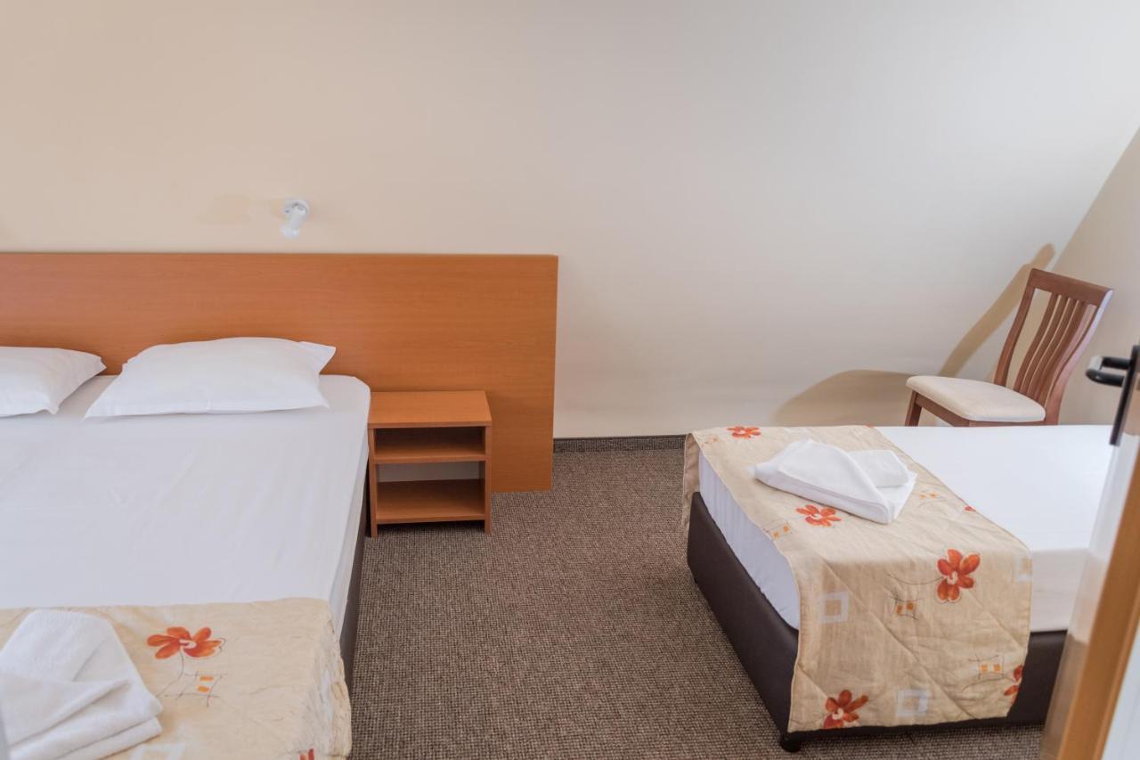 Hotel Eva Ravda Exteriér fotografie