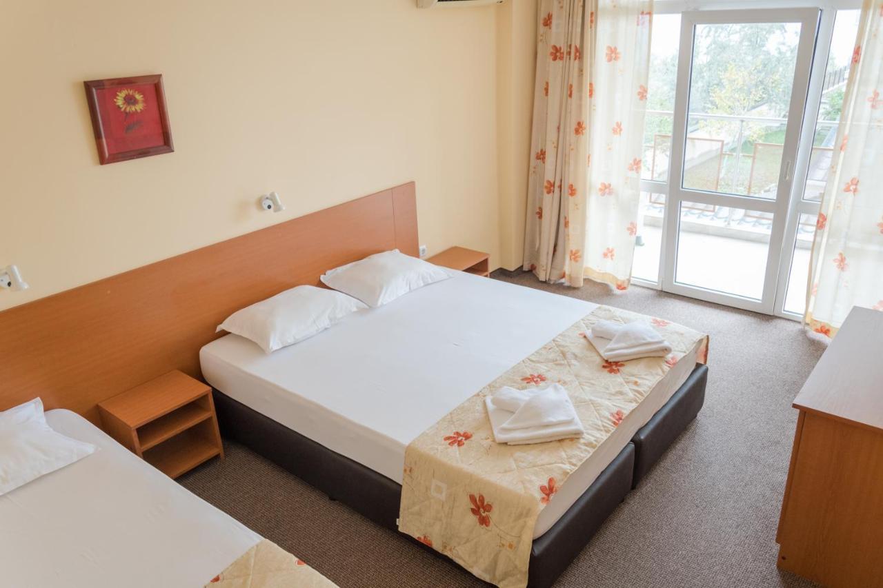 Hotel Eva Ravda Exteriér fotografie
