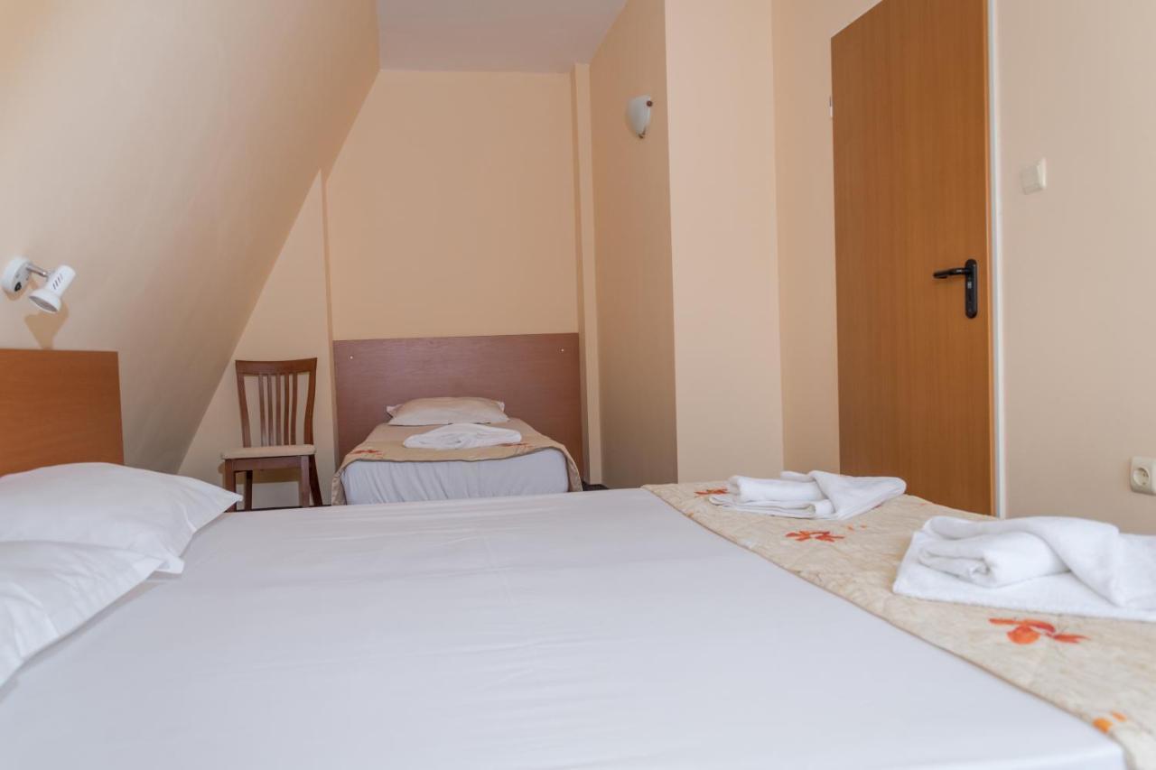 Hotel Eva Ravda Exteriér fotografie