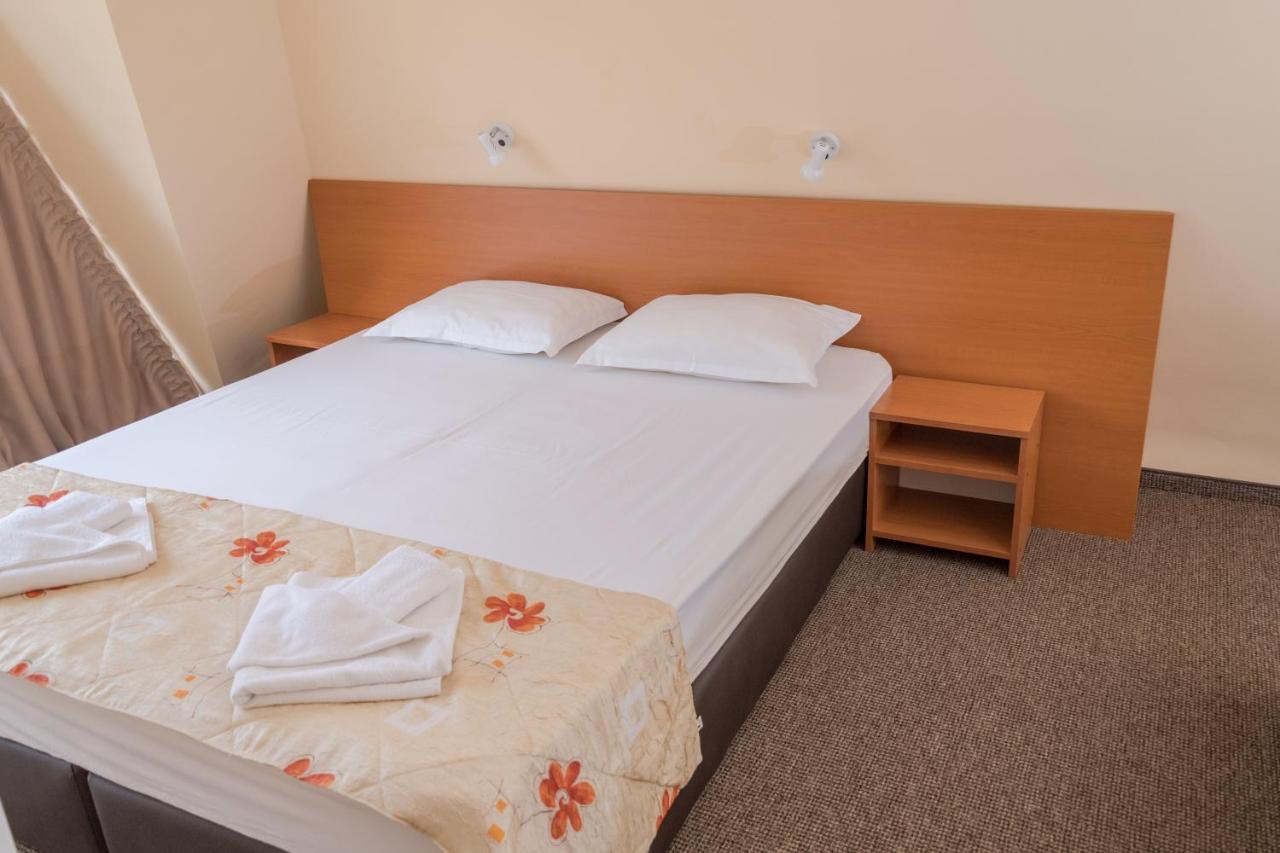 Hotel Eva Ravda Exteriér fotografie